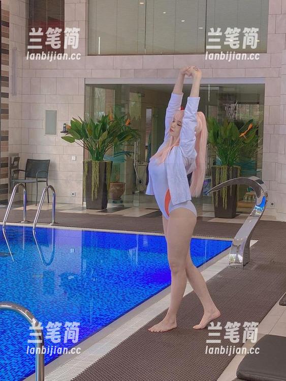 Alina Becker Alina Becker的cos合集:不知火舞,感觉我都快变成粉丝了!